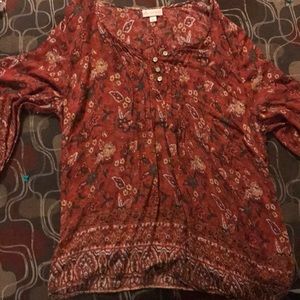 Quarter length sleeve blouse